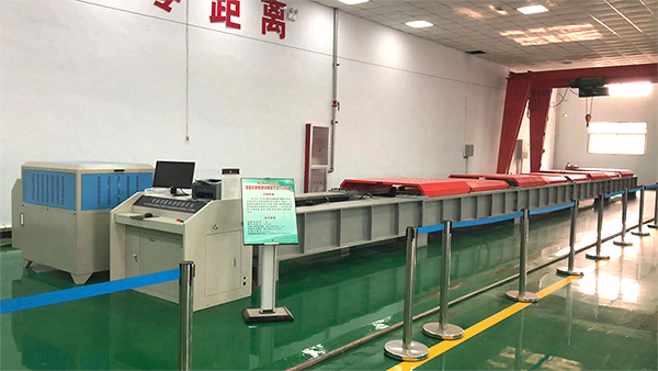 微機(jī)控制電液伺服臥式拉力試驗(yàn)機(jī) 車間圖